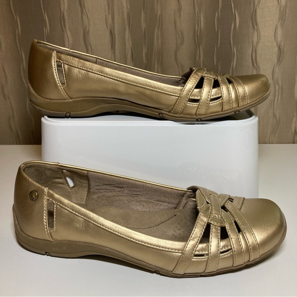 Life Stride Women's 6.5 Slip On Ballet Flats Gold Faux Leather Diverse Cut Out - Picture 3 of 14